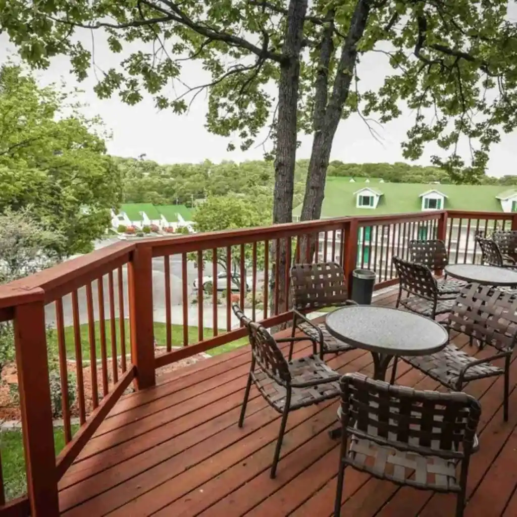 Welcome to Branson King Resorts & Suites, where comfort meets luxury.
