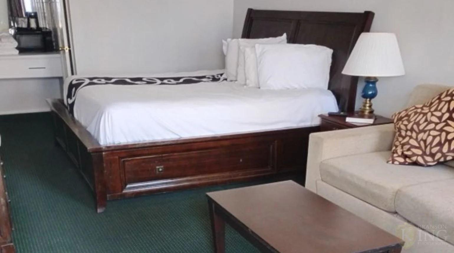 Welcome to Branson King Resorts & Suites, where comfort meets luxury.