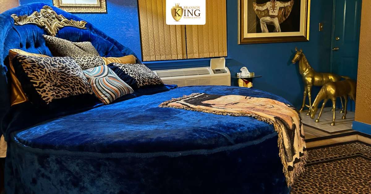 Making of King Themed Room - Branson King Resorts & Suitess