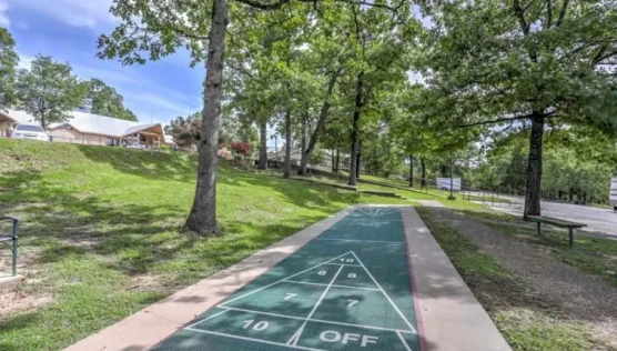 Welcome to Branson King Resorts & Suites, where comfort meets luxury.