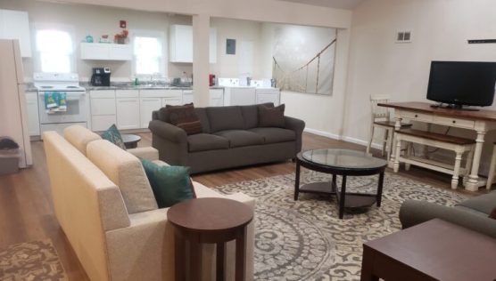 For a playful stay, choose our Bunk House, a fun and vibrant space for a unique lodging experience.