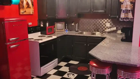 Elvis king cottage and Presleys penthouse