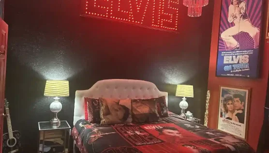 Elvis king cottage