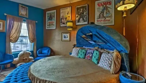 king cottage round velvet bed